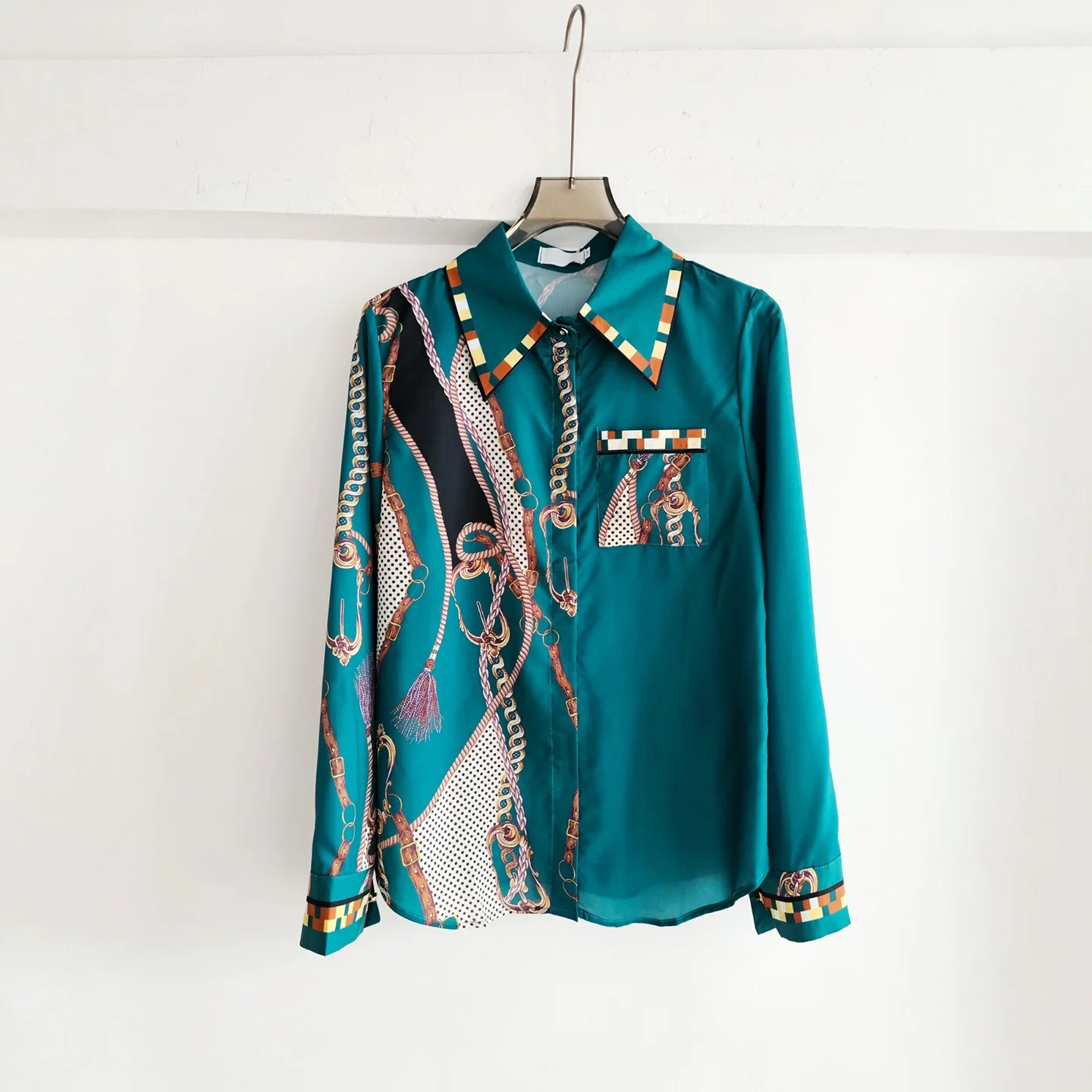 เสื้อเชิ้ตแขนยาวสไตล์ฝรั่งเศสส - French Streetwear Brand บทวิจารณ์และราคา